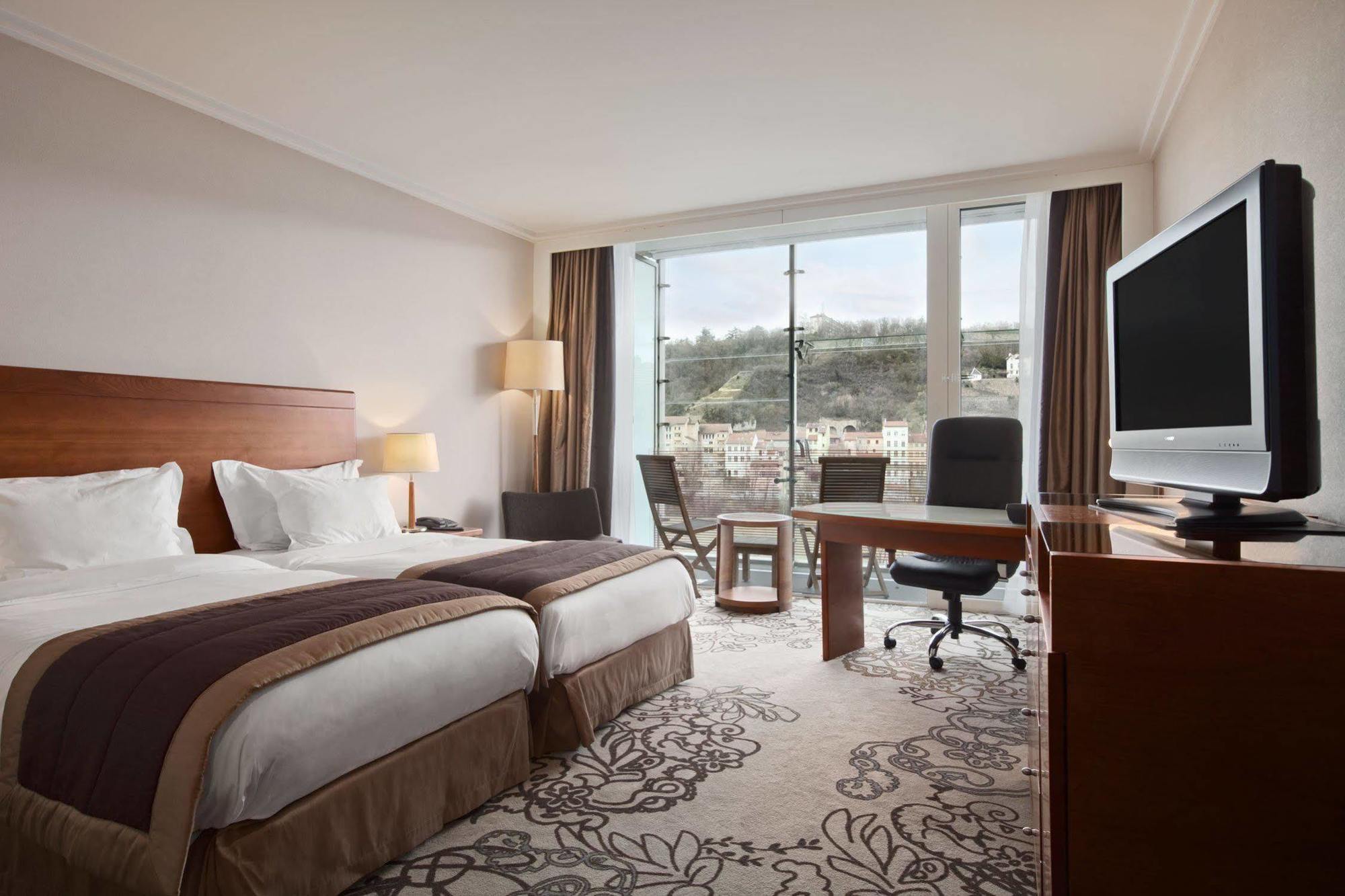 Marriott Cite Internationale Hotel 4*