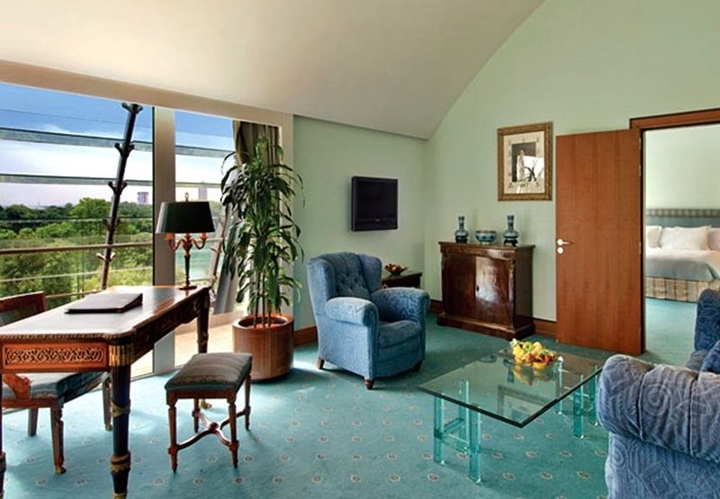 Hotel Marriott Cite Internationale 4*